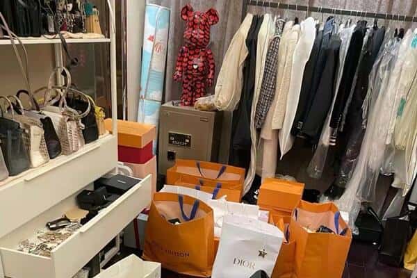乌兰察布市兴和县回收一线品牌衣服